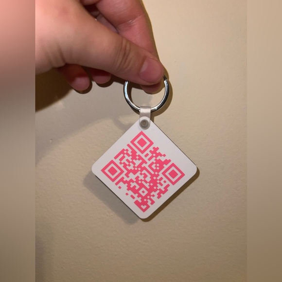 Custom QR Keychain - Picture 4 of 6